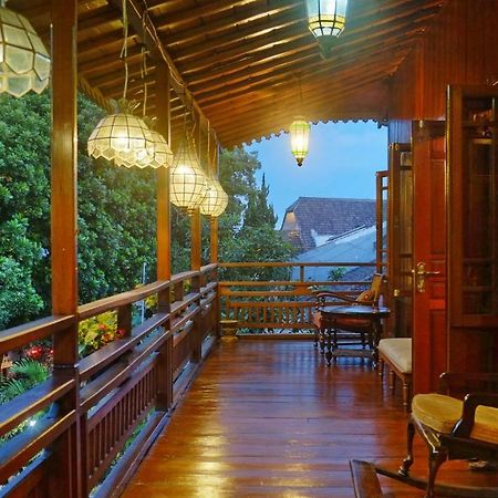 Badjoeri Ethnic Wooden Homestay Bandung Zewnętrze zdjęcie