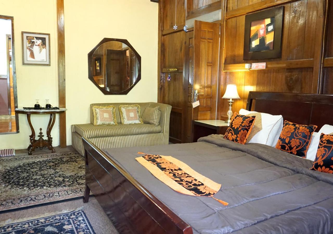 Badjoeri Ethnic Wooden Homestay Bandung Zewnętrze zdjęcie