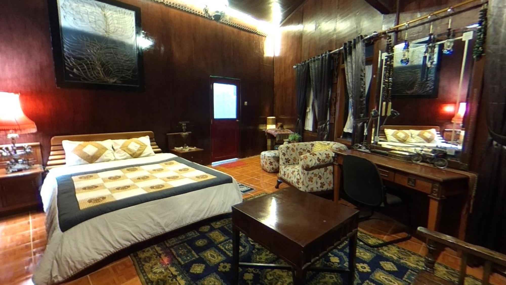 Badjoeri Ethnic Wooden Homestay Bandung Pokój zdjęcie