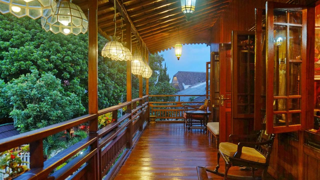 Badjoeri Ethnic Wooden Homestay Bandung Zewnętrze zdjęcie