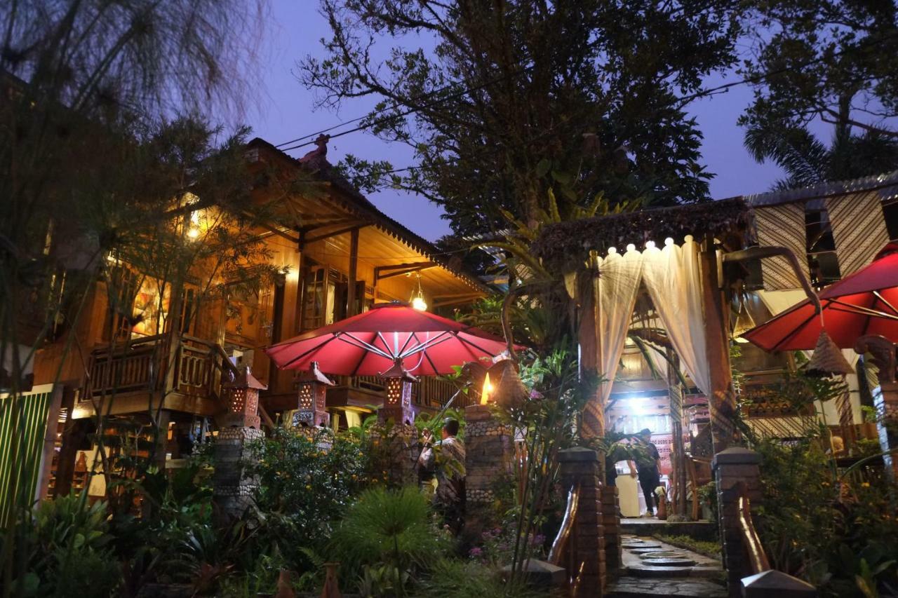Badjoeri Ethnic Wooden Homestay Bandung Zewnętrze zdjęcie
