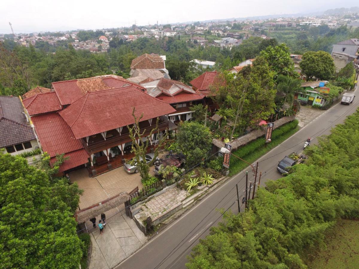 Badjoeri Ethnic Wooden Homestay Bandung Zewnętrze zdjęcie