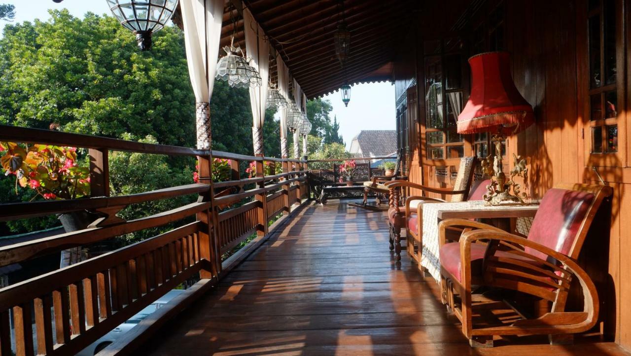 Badjoeri Ethnic Wooden Homestay Bandung Zewnętrze zdjęcie
