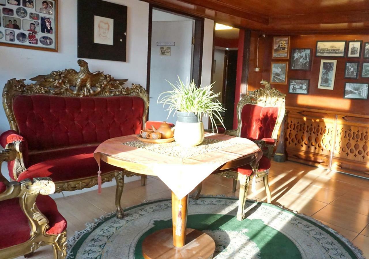 Badjoeri Ethnic Wooden Homestay Bandung Zewnętrze zdjęcie